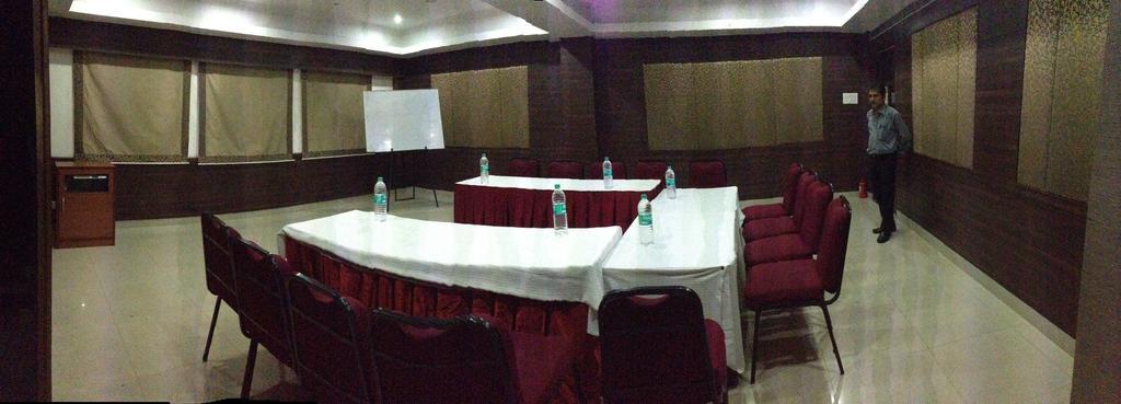 Hotel Thulashi Park Chennai Extérieur photo