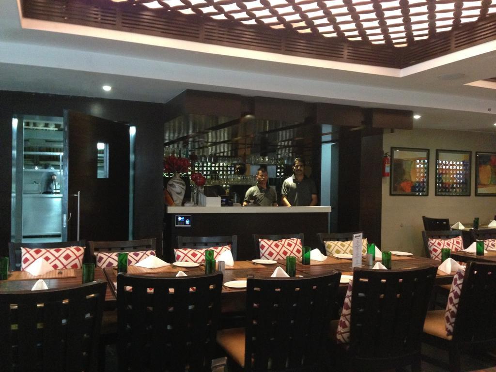 Hotel Thulashi Park Chennai Extérieur photo